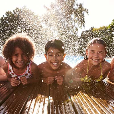 Semester i bondgård med pool för barn